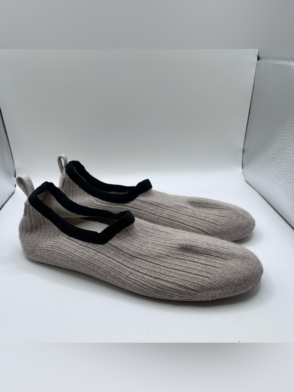 Brave Pudding cashmere shoes slippers size 7 women’s cream EUC